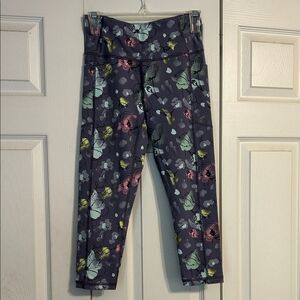 VICTORIA'S SECRET Sport Small Knockout Leggings Gray Floral Capri Compression